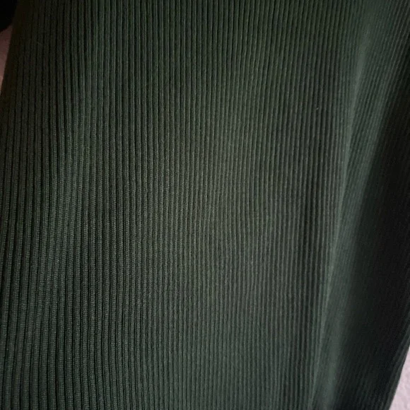SALE Tahari Blouse Dark Green Ribbed Knit Puff Sleeve Stretchy Top Size M - Picture 5 of 8